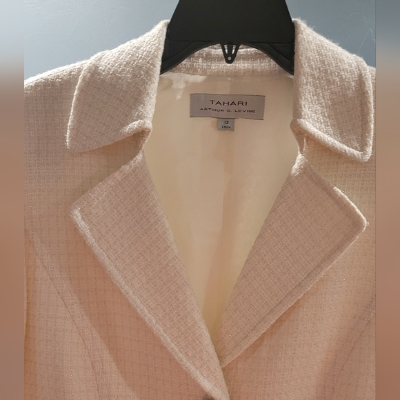 Tahari Arthur S. Levine off white cream and silver blazer - Picture 2 of 11
